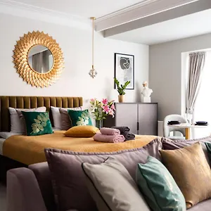 Golden Apartment, So Close To Rynek! Free Parking Included. , Wrocław Polska